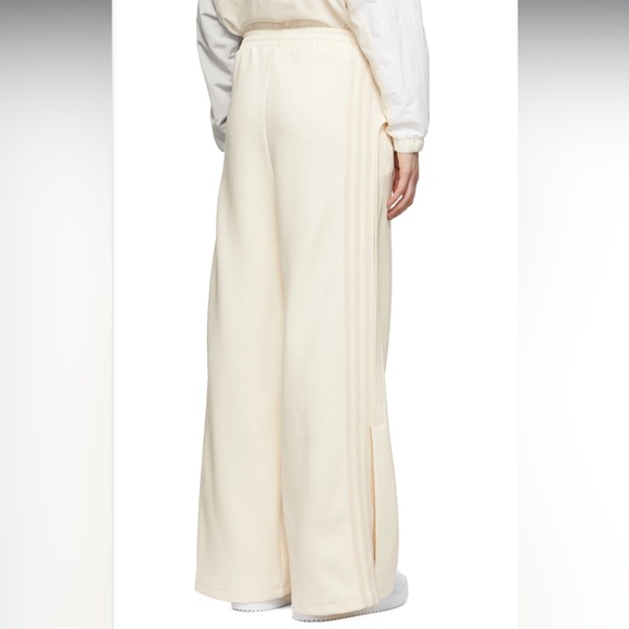 Adidas Originals Off-White Adicolor Clean Classics Lounge Pants - Picture 2 of 3